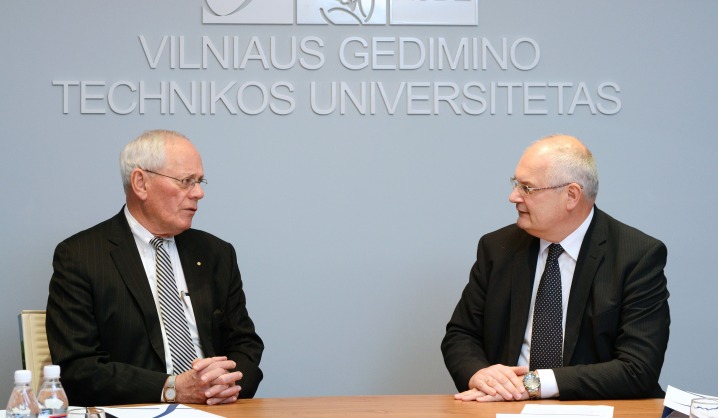 Vice President of Illinois Institute of Technology visits our University 
